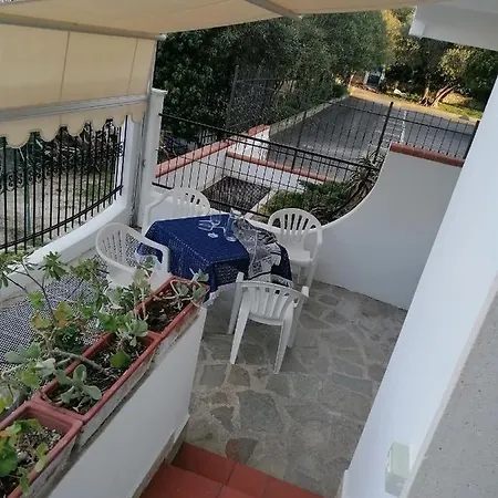 Mare Verde Alloggio Con Terrazza San Bartolomeo Al Mare Exterior photo